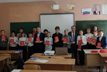 К 100-летию пионерии депутаты провели открытые уроки